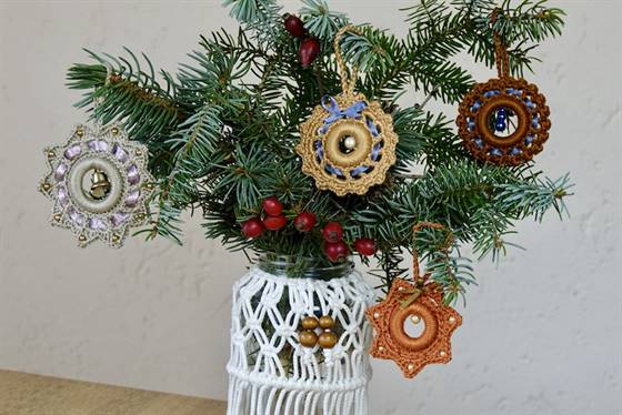 Gehäkelte Weihnachtsbaumsterne
