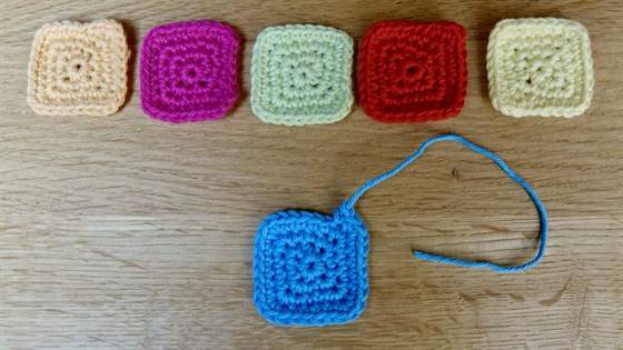 Zange als Hilfsmittel beim Vernähen