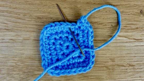 Feste Maschen unsichtbarer Abschluss