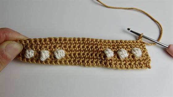 Gehäkelter Greifring vorbereitet