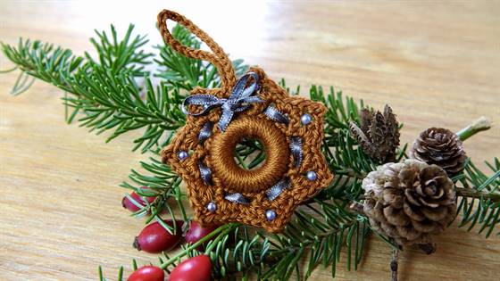 Weihnachtlicher Häkelstern