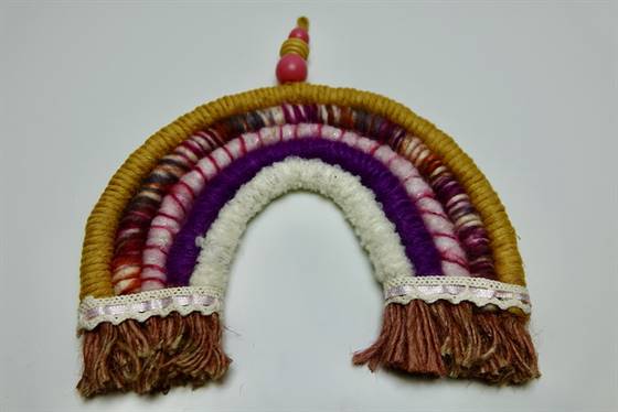 DIY-Regenbogen aus Wollresten