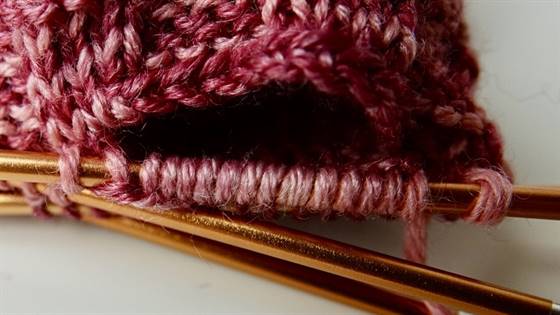 Daumenloch Maschen anschlagen