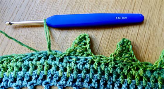 Zackenborte mit Kettmaschen umhäkeln