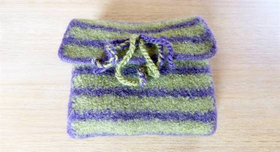 Filztasche für Häkelnadeln - Verzierung anbringen