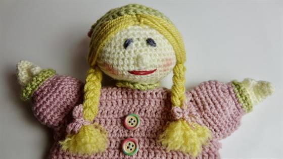 Häkelpuppe Gesicht aufsticken