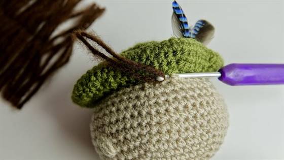 Haare mit Häkelnadel einziehen