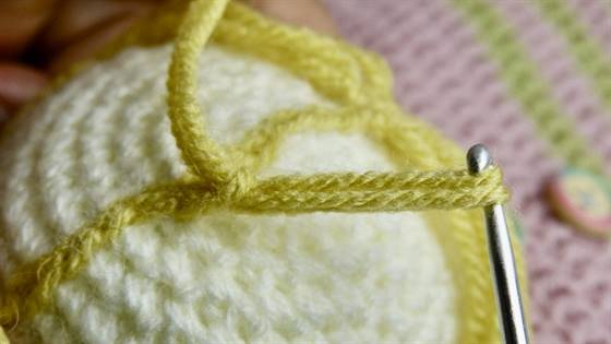 Haare mit Häkelnadel einziehen