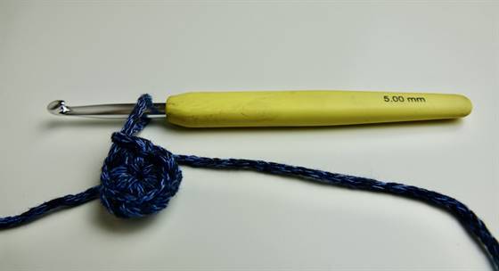 Häkelkörbchen im Strickstich-1. Runde beenden