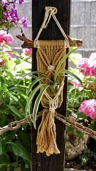 Makramee Wandbehang mit Blumen
